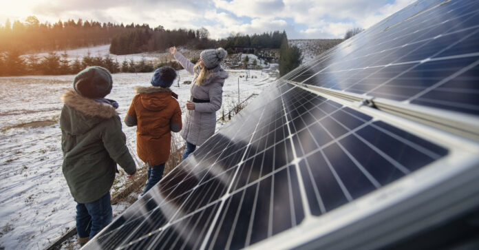 Cómo funciona la energía solar en invierno: mitos y realidades